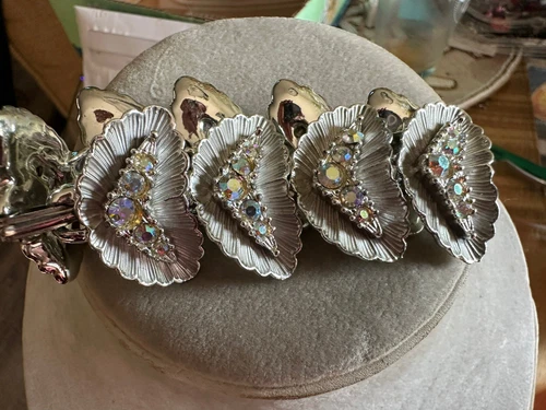 VTG 1950’s BSK 8” RHINESTONE BRACELET- COSTUME JEWELRY