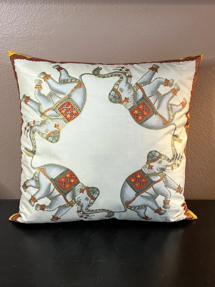Almohada de elefante tailandés de seda Jim Thompson Foto 4 de 4