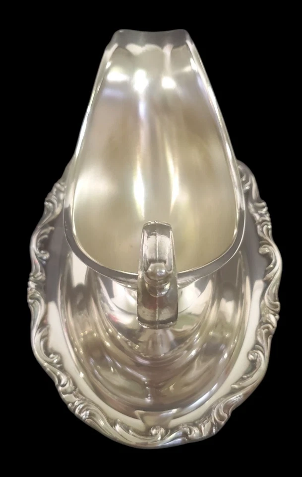 Oneida Georgian Scroll Silverplate Gravy Boat w Attached Underplate 1990's - Image 3 of 4