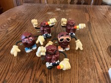 Lot/5,1988 California Raisins Wind-Up Figures,plastic as is used condition
