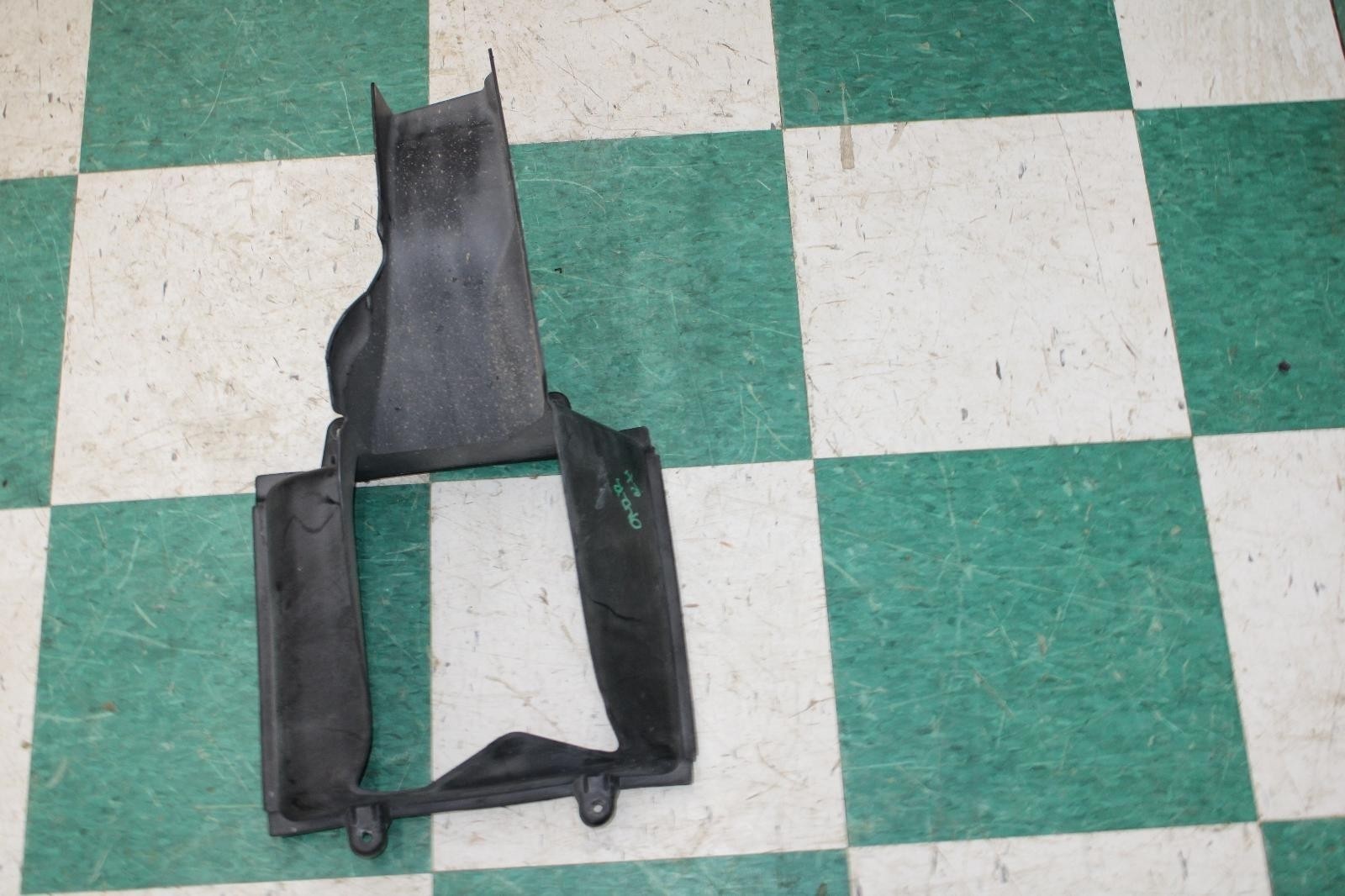 14-20 Ghibli 3.0L Motor Engine Passenger Right RH Intercooler Duct Shroud Panel