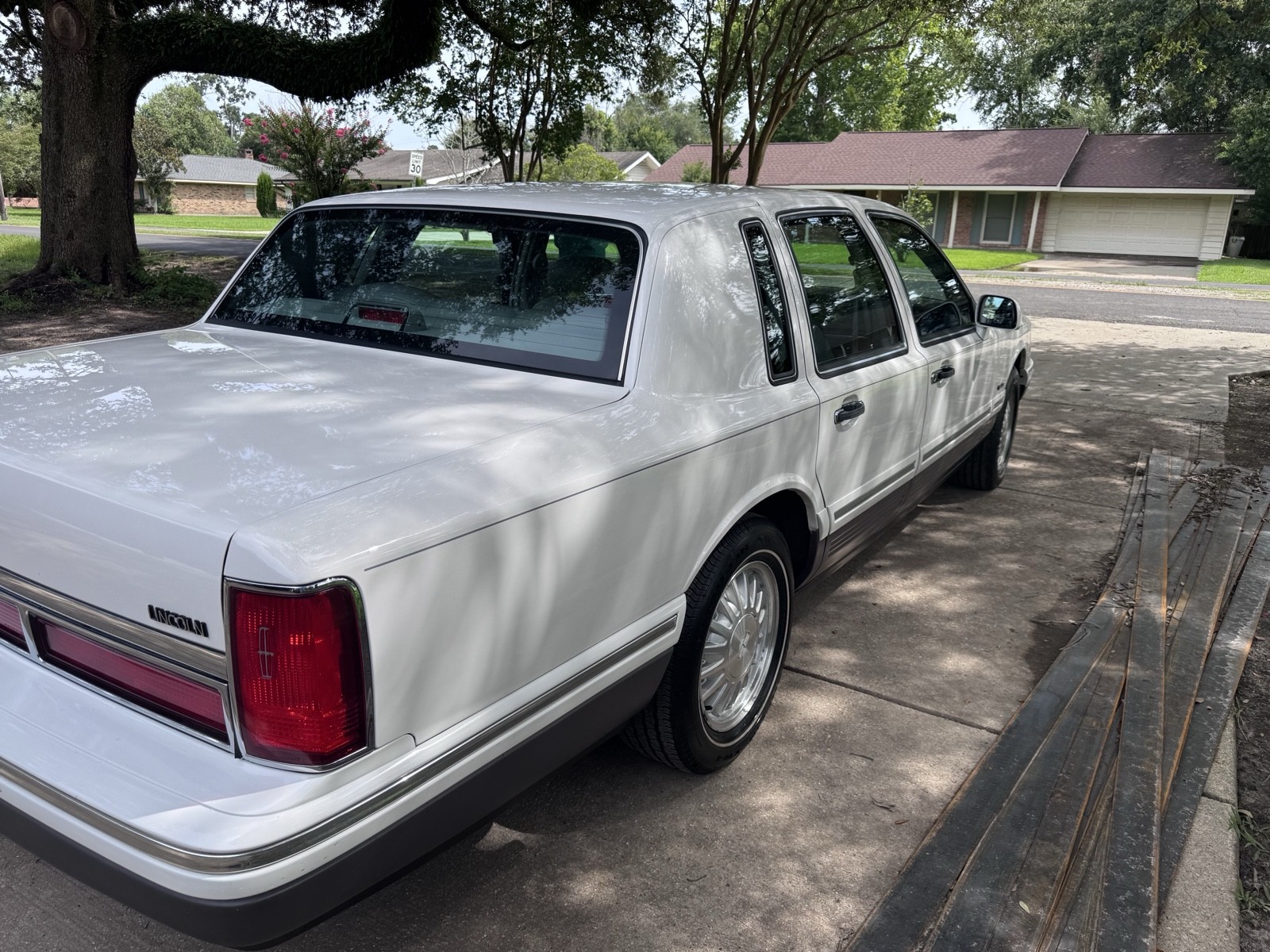 1997 Lincoln Town Car for sale in Lafayette Louisiana
