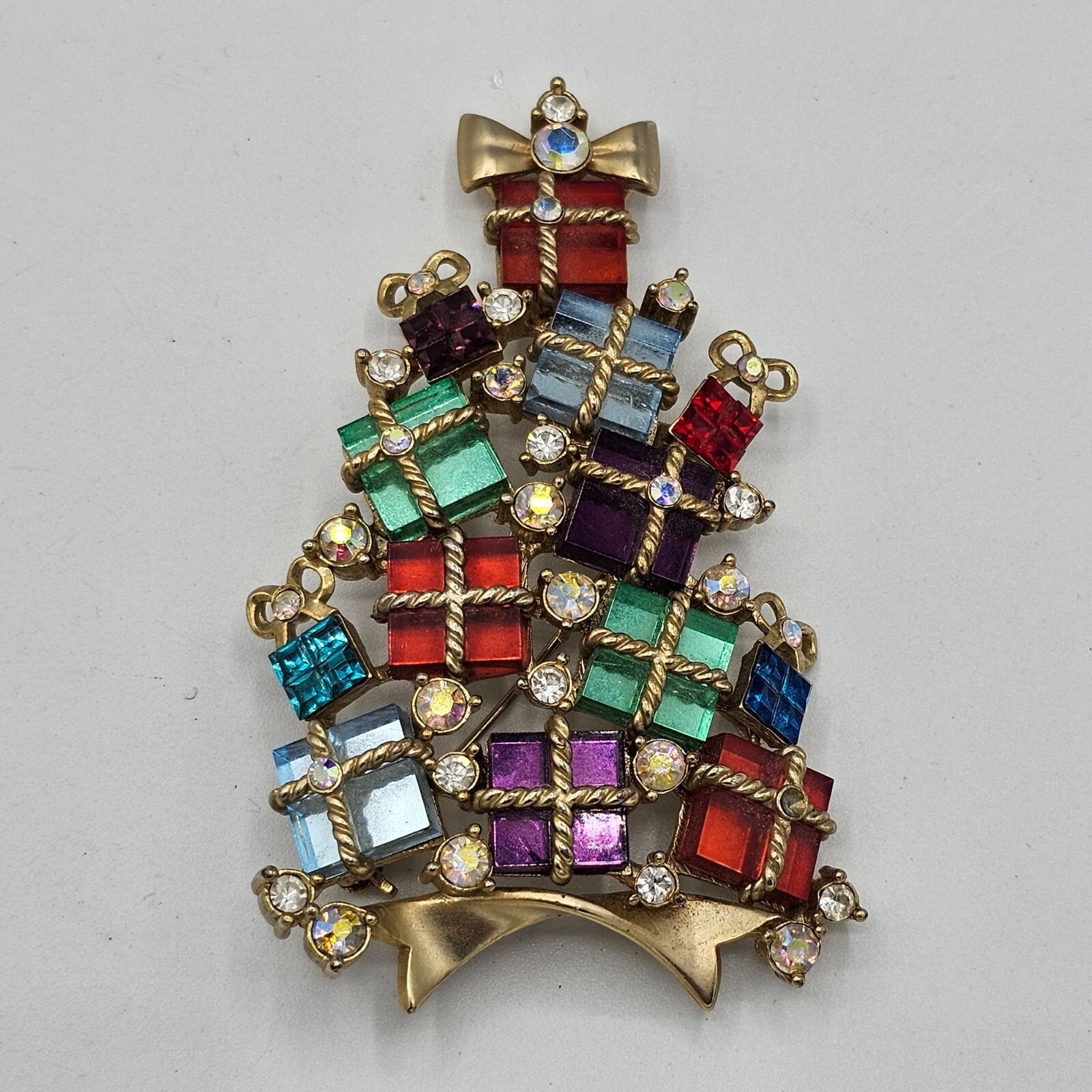 Vintage Avon Present Rhinestone Christmas Tree Gem