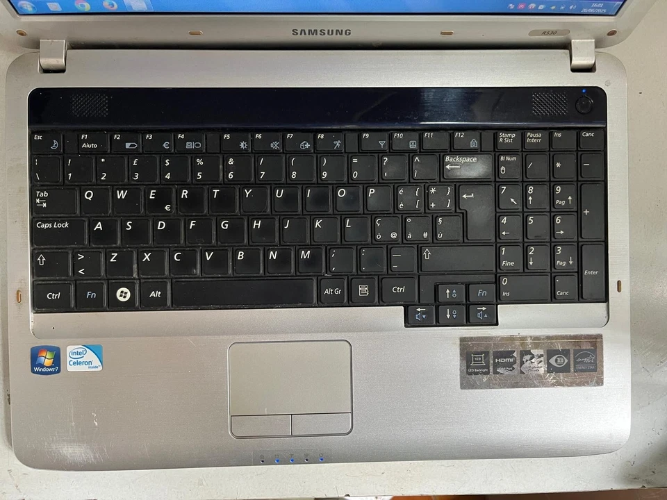 Notebook Samsung NP-R530 - Windows 7 Home Premium - HHD 250 GB - 2GB RAM - Immagine 2 di 4