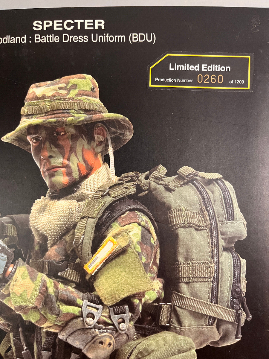 1/6 Hot Toys SOCOM Combined Assault SPECTER Limited Edition 1/6 Hot Toys SOCOM Combined Assault SPECTER Limited Edition