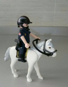 playmobil caballo policia