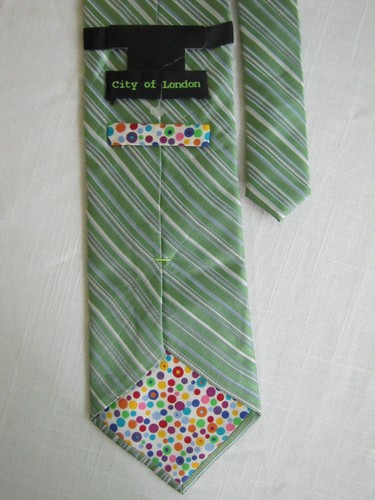 Nueva Corbata de Seda City of London Verde Azul Blanco Rayas Patrón Nueva con Etiquetas - Imagen 6 de 6