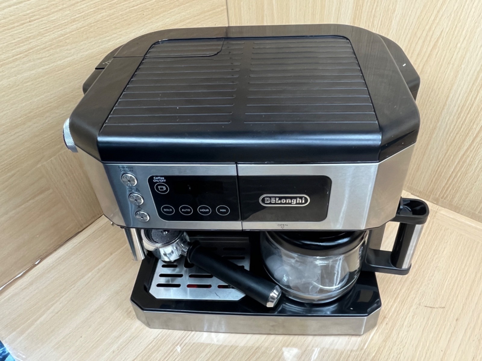 De'Longhi COM530M All-in-One Combination Coffee and Espresso Machine - Black