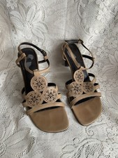 Clarks Tan Sandals Size 7D 