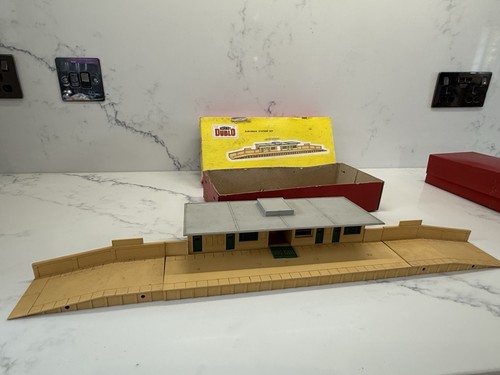 Estación suburbana de plástico Hornby Dublo 5085 plataforma ferroviaria modelo en caja | Condition: Used
