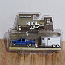 GREENLIGHT 1/64 HITCH & TOW 2015 CHEVROLET SILVERADO 1500 & HORSE TRAILER S5