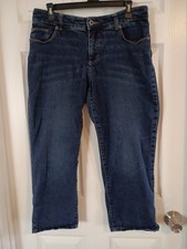 Chicos So Slimming Size 1 Denim Capris