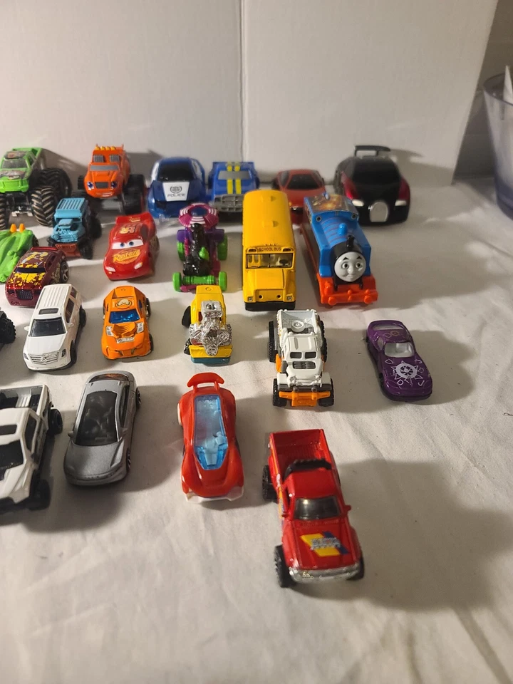 Hot wheels, Cars, ETC..  lot of 50 - Image 2 of 4