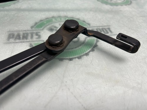 07-17 LEXUS LS460 FRONT RIGHT AND LEFT WINDSHIELD WIPER ARM PAIR SET OEM - Picture 16 of 24