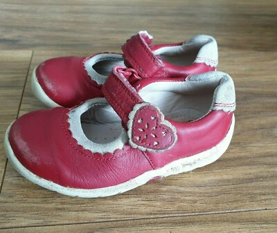 clarks size f