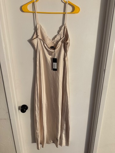 Women NWT "Motel" champagne sleeveless slip dress. Size Med - Picture 2 of 3