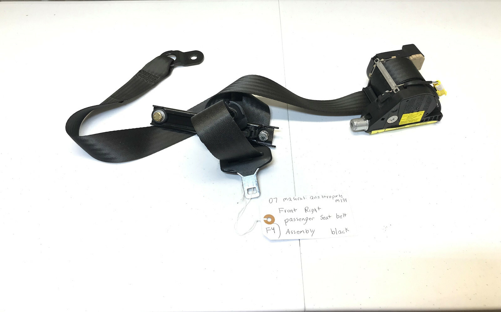 07 MASERATI  QUATTROPORTE  M139    FRONT RIGHT PASSENGER SIDE SEAT BELT