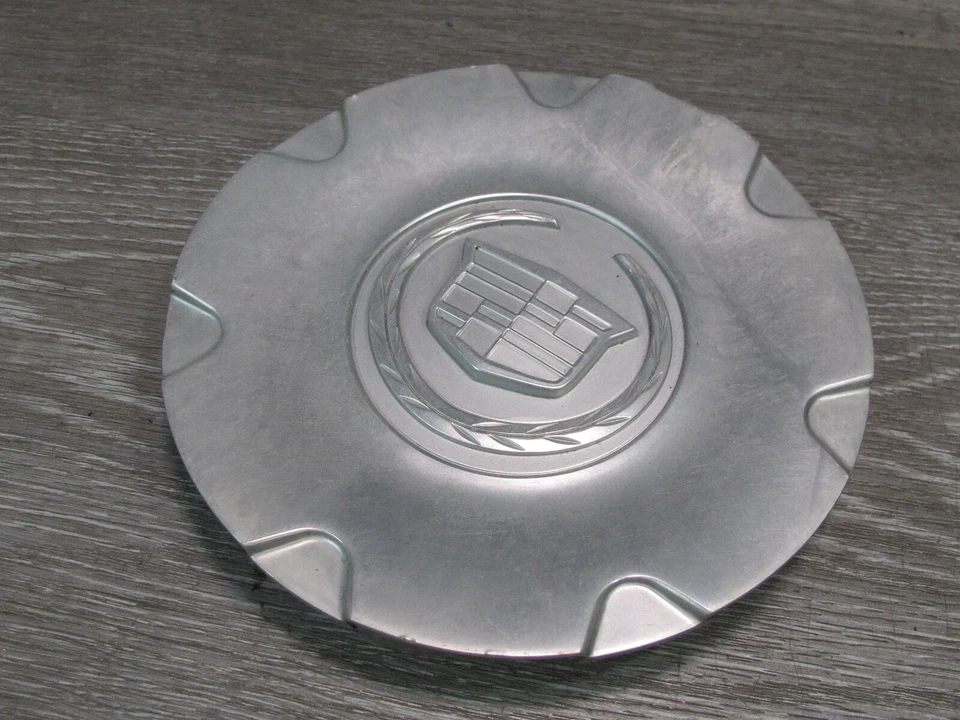 Cadillac XLR 2004-2009 JUEGO DE TAPACUBOS CENTRALES DE RUEDA 9595622 Foto 3 de 4