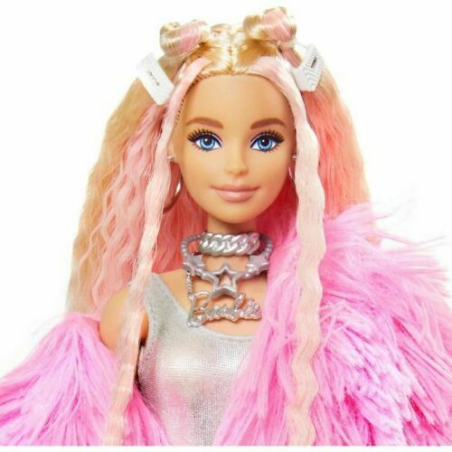 新品・Barbie バービー ×pinkrienda リエンダドール 2015年 NEW! 2020 BARBIE EXTRA DOLL #3 in Pink Coat w/ PET UNICORN