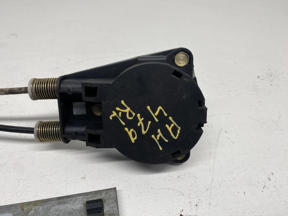 1994-1997 Honda ACCORD REGULADOR DE JANELA LATERAL ESQUERDA TRASEIRO FABRICANTE DE EQUIPAMENTO ORIGINAL, 135-58270 - Imagem 3 de 4