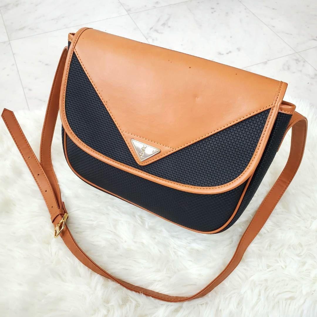 SAINT LAURENT Bellissimo articolo perfetto per la prossima stagione borsa a tracolla YSL modello raro