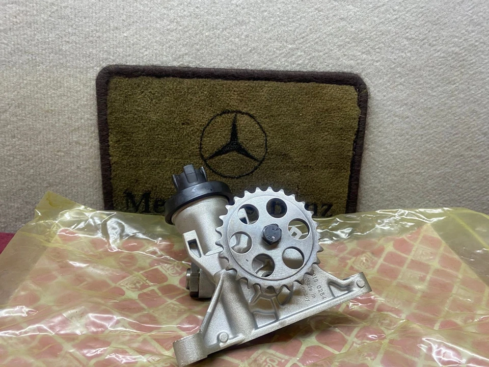 Bomba de aceite Mercedes Benz W126 C126 R107 FEBI A1171800501 NOS Foto 3 de 4