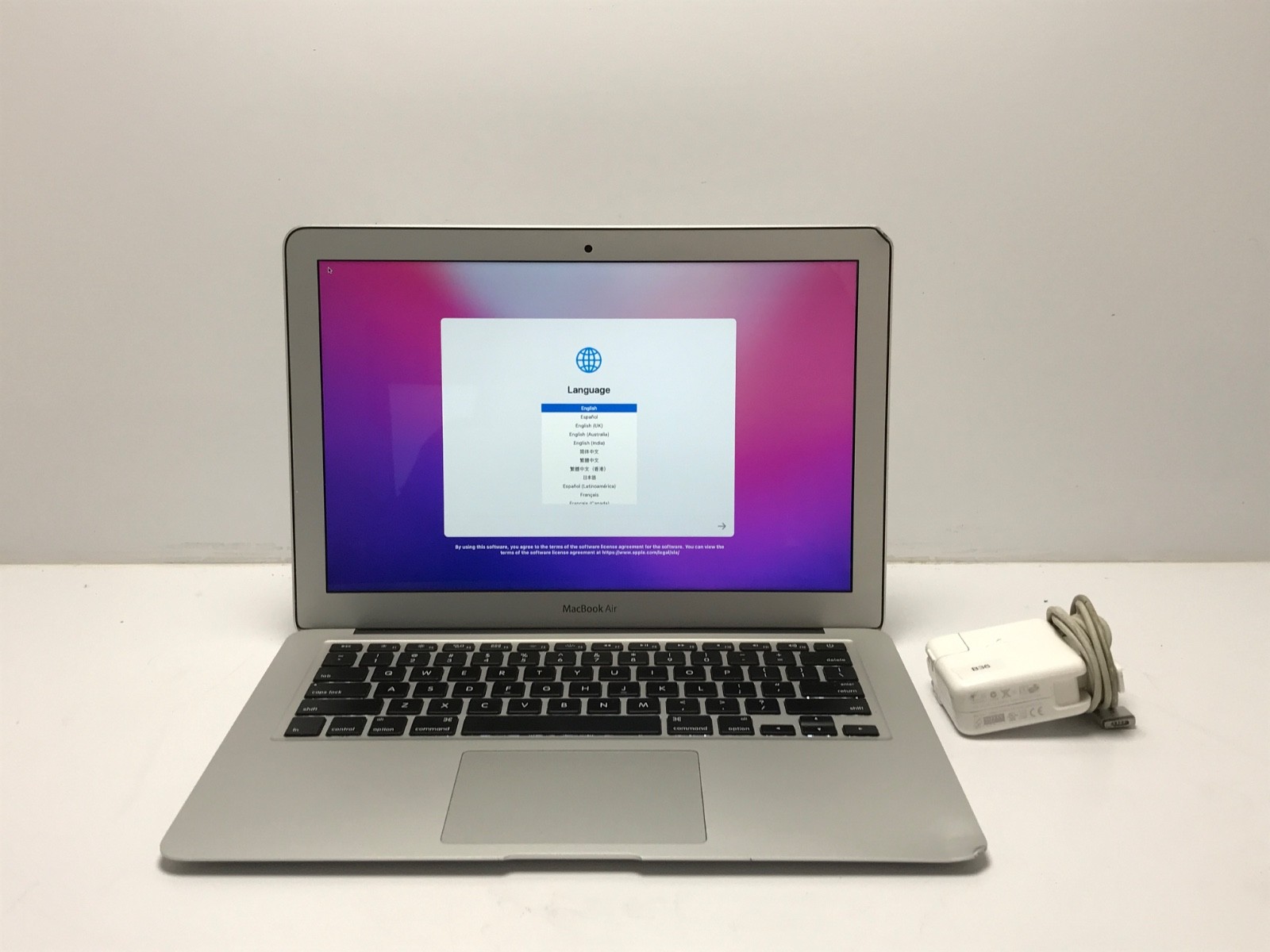 MacBook Air 13" 2015 | i5-5250U | 8GB RAM | 128GB SSD | 212 