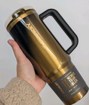 New Stanley cup The New Quencher H2.0 Flowstate Tumbler Black Honey 40 oz gold