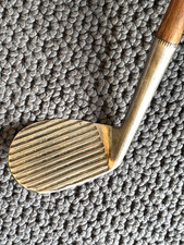 R. FORGAN, NIBLICK, Deep Groove, Ribbed Face, Hickory Golf Club.........25  OFF