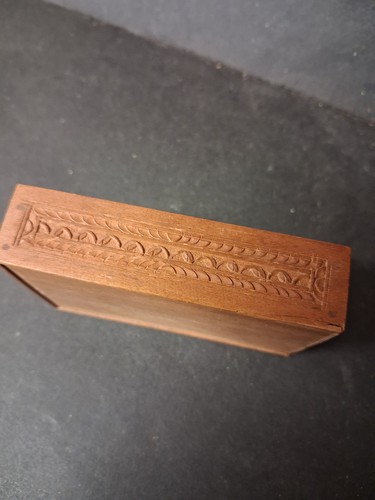 Vintage Small Hand Carved Wooden Flower Jewelry Trinket Box - Picture 4 of 7