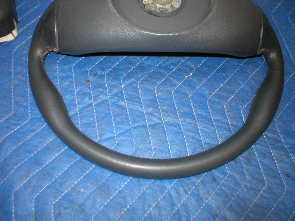 FIREBIRD TA 1993-97 VOLANTE CUERO GRIS + RADIO CONTROLES + BOCINA GM Foto 3 de 4