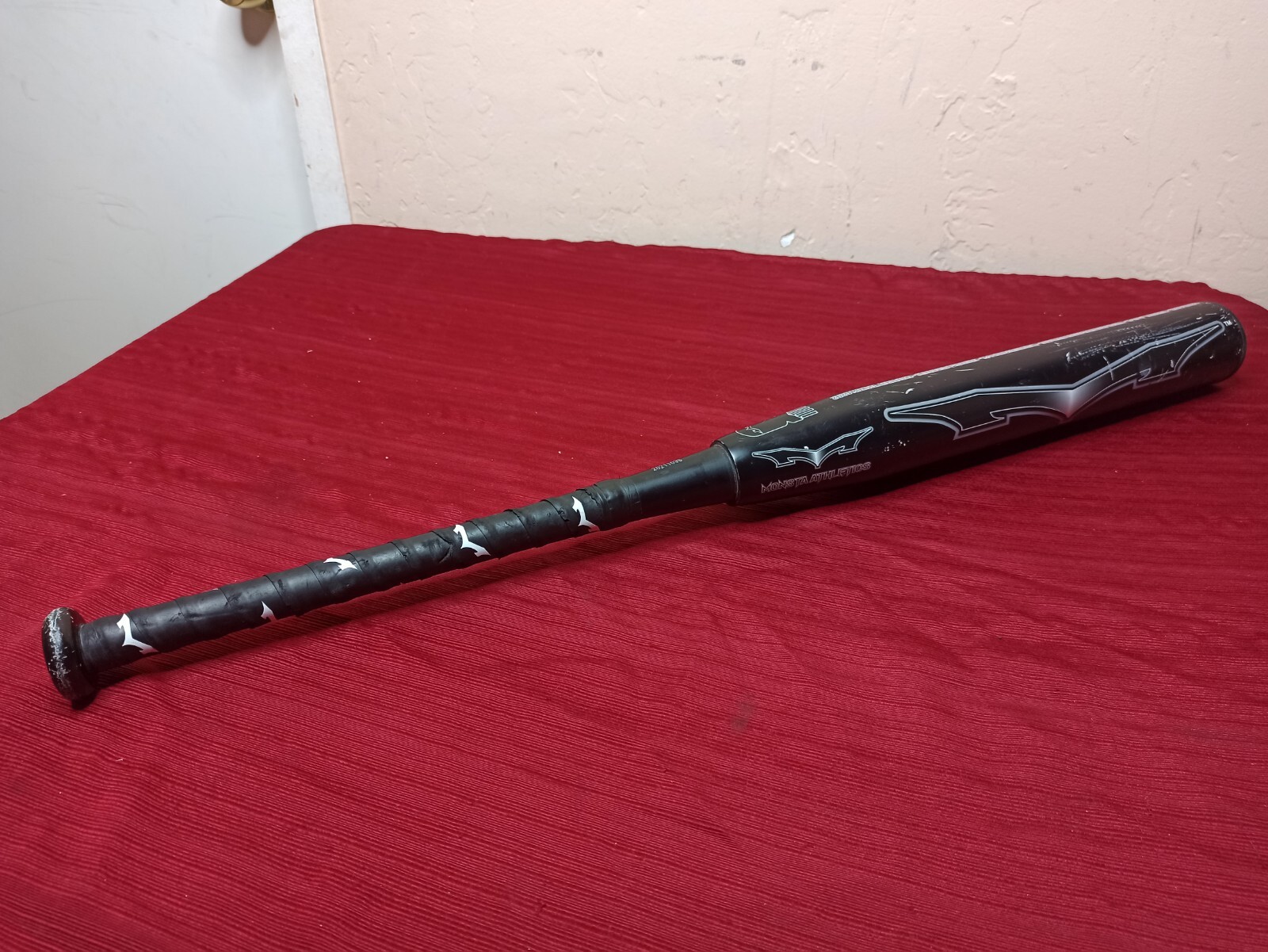 Monsta Athletics, Hype Fastpitch Softball Bat 28" / 18oz 21/4 Dia