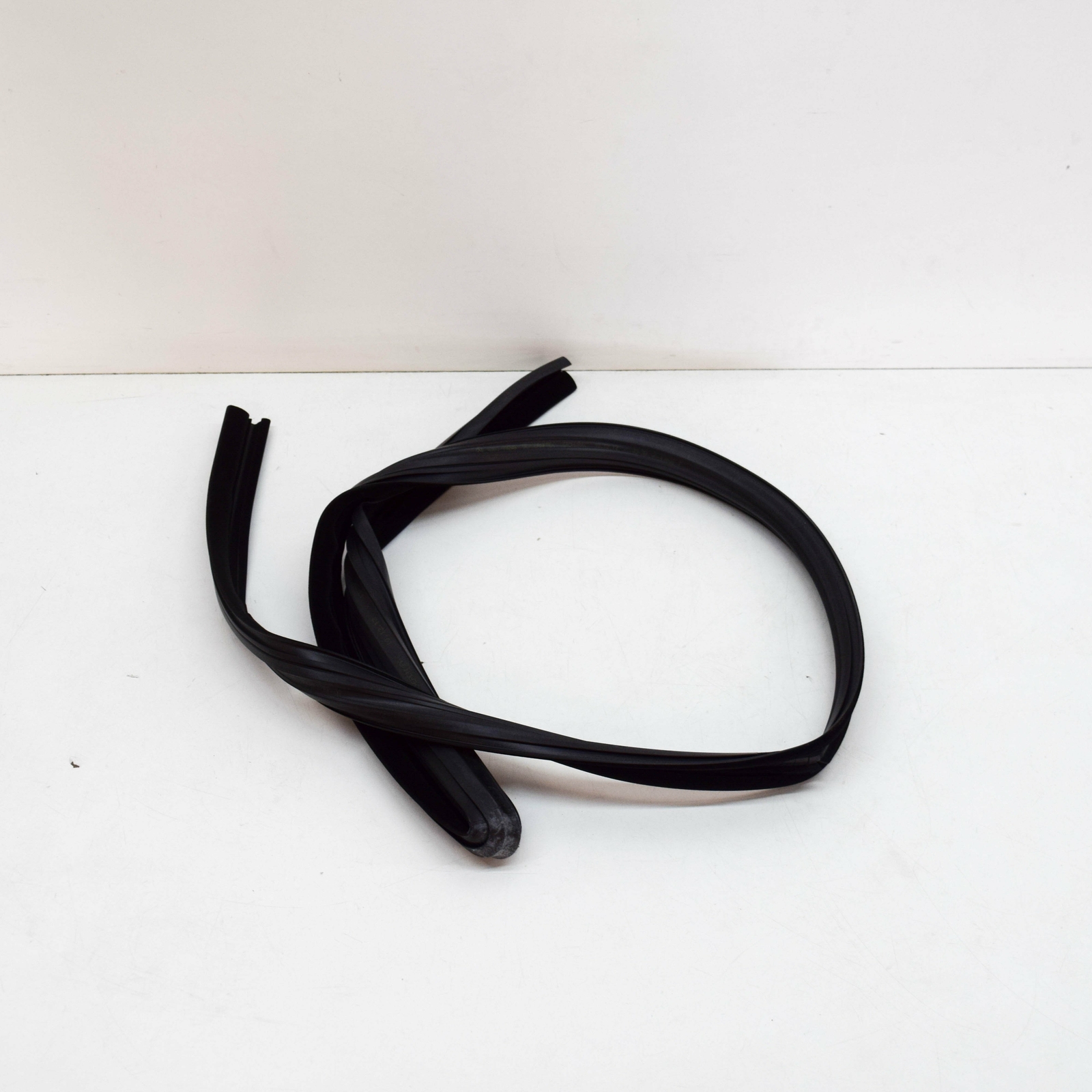 MERCEDES-BENZ E W211 Fensterlaufschiene vorne links A2117250125