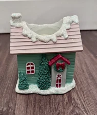New Yankee Candle Christmas Wonderland House w Trees Tea Light Holder Pastel