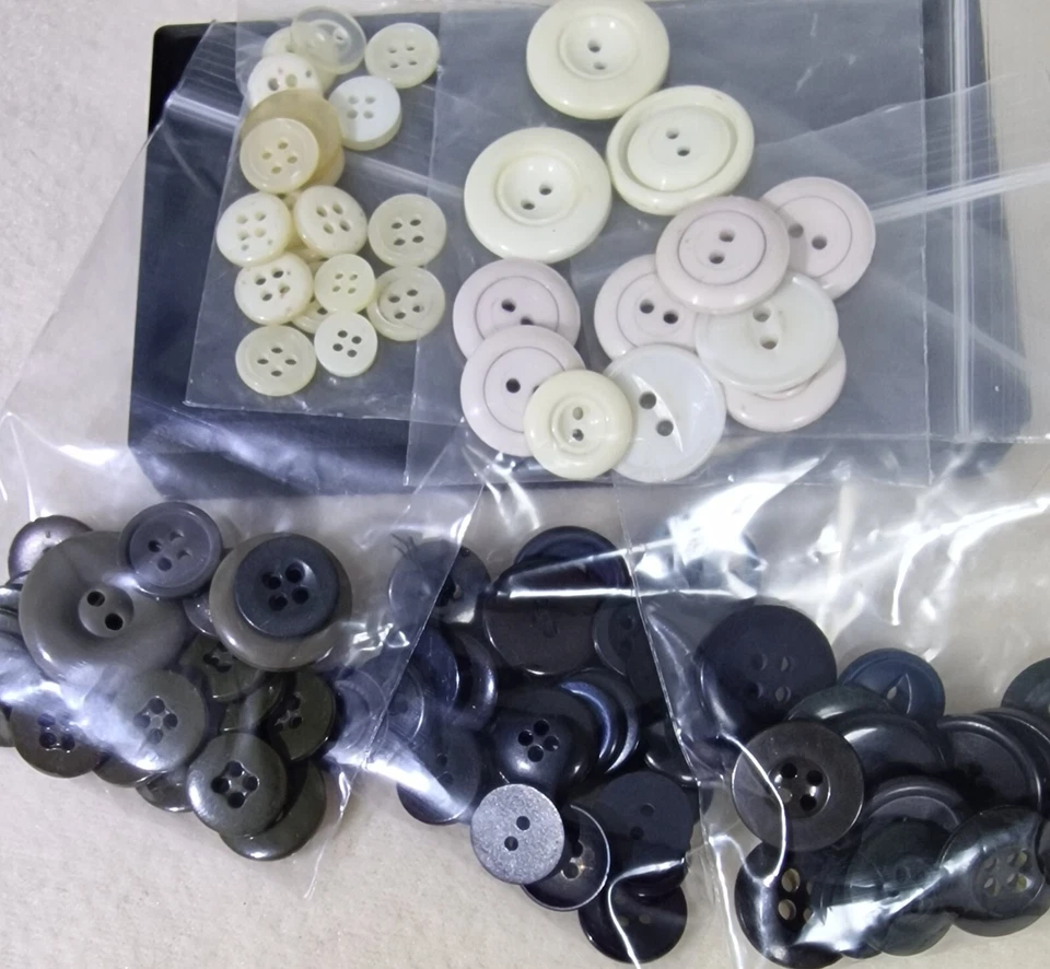 100 Vintage Button Collection  Mixed Styles Materials Craft Sewing Lot Rare Find - Image 3 of 4