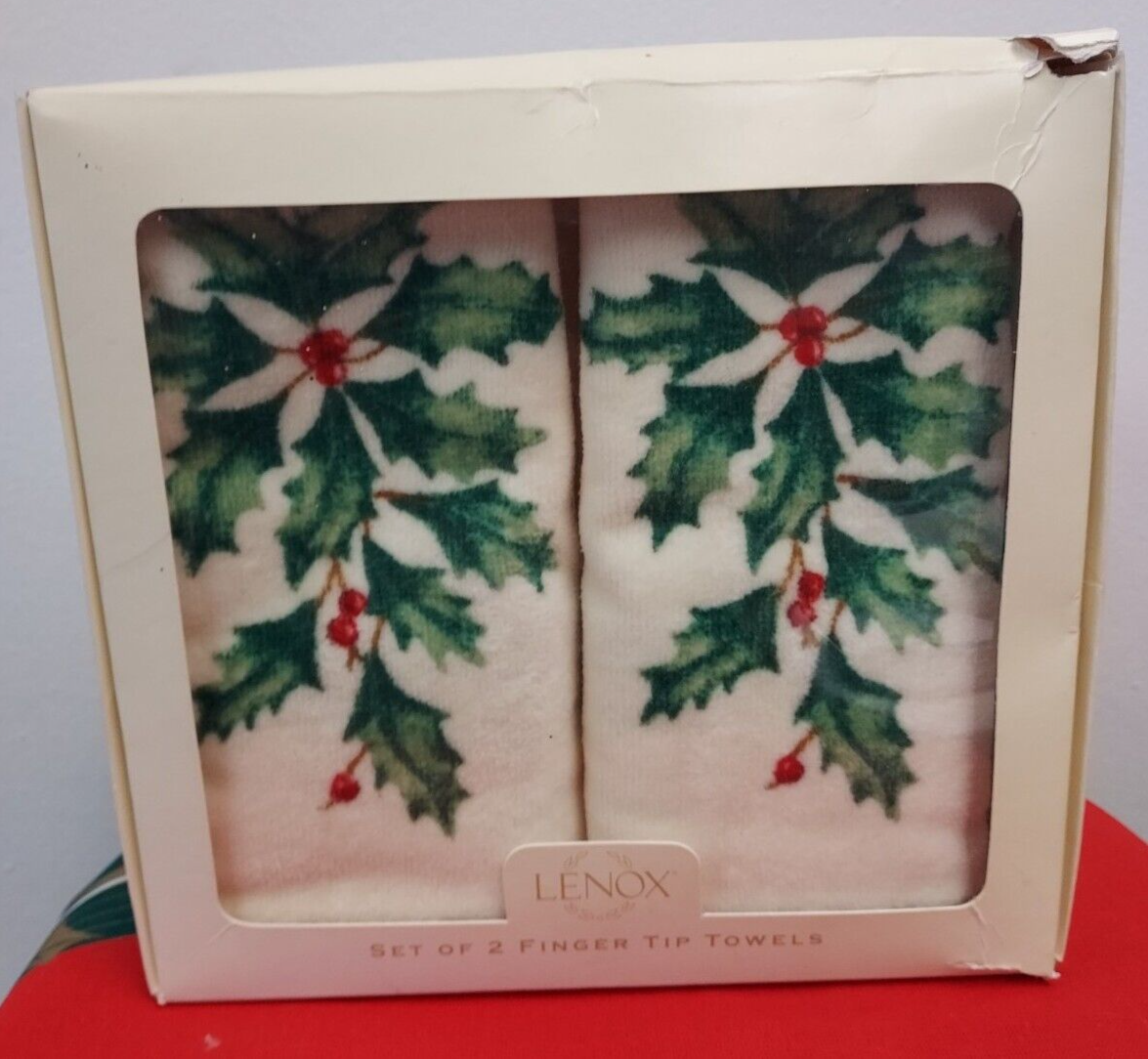 New Lenox Christmas Holiday Finger Tip Towels Set Of 2Original Box