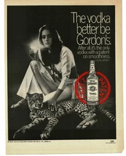 1969 Gordon’s Vodka Vintage Print Ad Mod Fashion Cheetah Exotic Glamour Scene