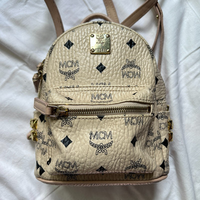 MCM Stark Rucksack Mini Beige Visetos Vintage Rucksack Tasche Studs Defek