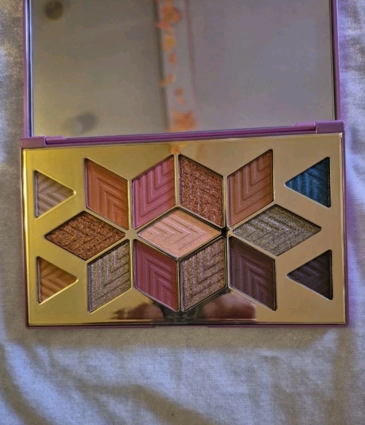 PALETA DE SOMBRAS DE OJOS PUR X BARBIE INFINITAS POSIBILIDADES II DESCATALOGADA Foto 2 de 4