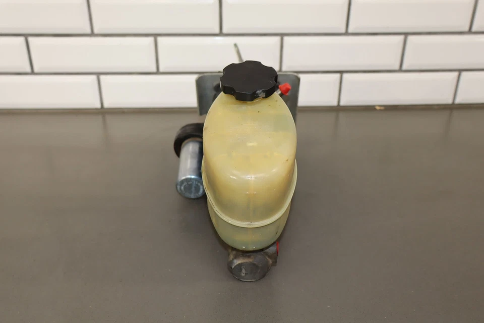 Усилитель тормозов гидроусилителя 1999-2002 Chevy GMC 2500HD с главным цилиндром - Изображение 2 из 4