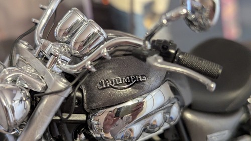 1/12 Minichamps Triumph Rocket III Graphite (122133401) Classic Bike Series No13 - Picture 13 of 23