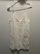 Women’s ASTR The Label. Cream Dress With Lace Detail. Size Medium