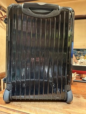 RIMOWA Salsa Deluxe Cabin 33L 2 Wheel Suitcase Black TSA Carry On