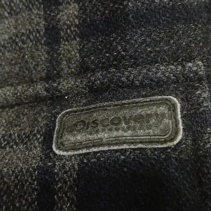 Discovery Check Pattern Padded Jacket 105cm Slim … - image 5