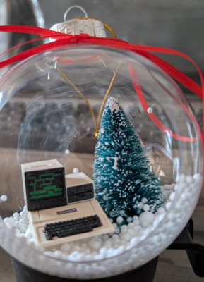 Apple II Weihnachtskugel Retro Computer