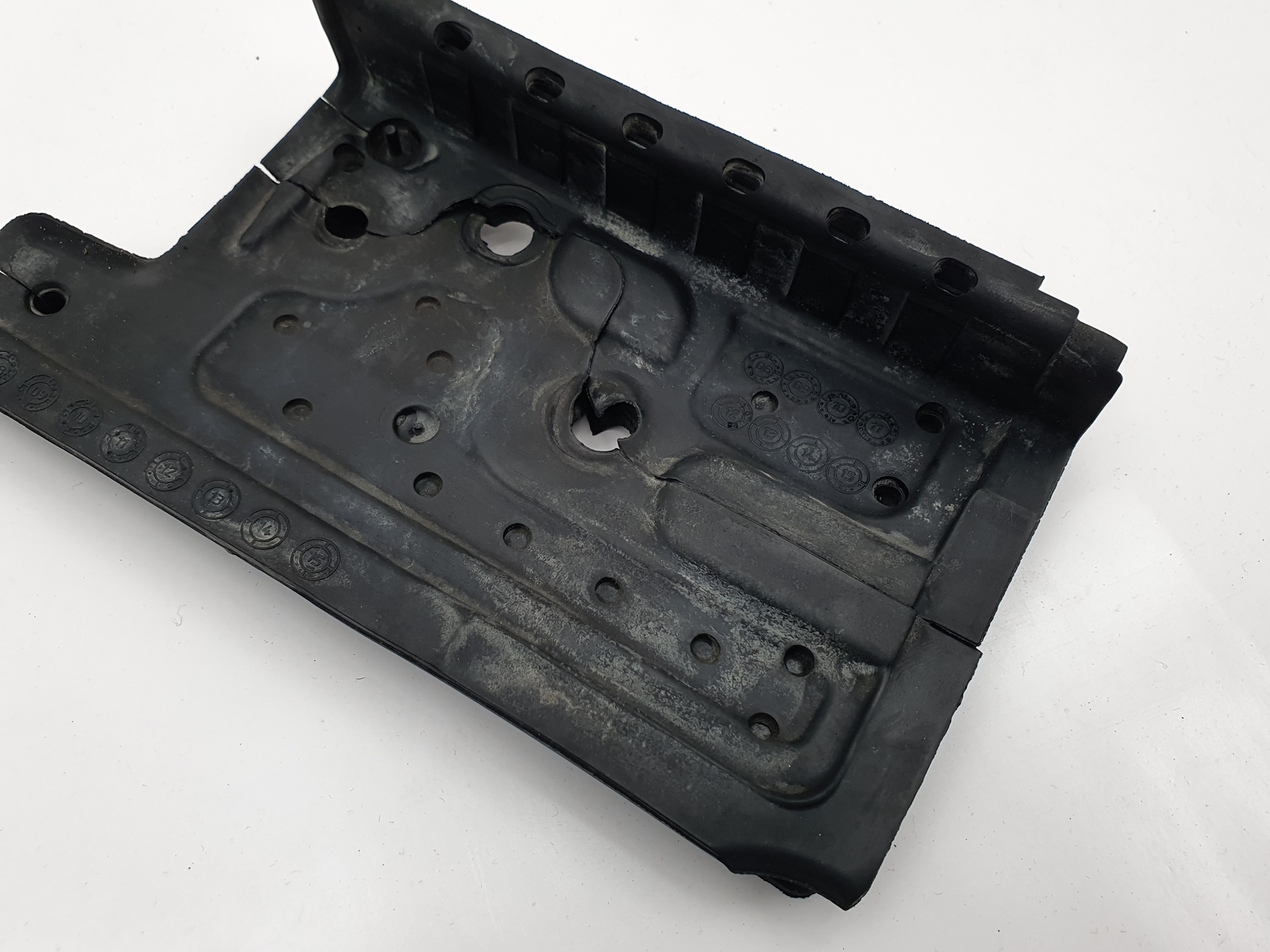 BMW 5 SERIES UPPER AND LOWER SECTION RUBBER 9127396 9119426 F10 | eBay