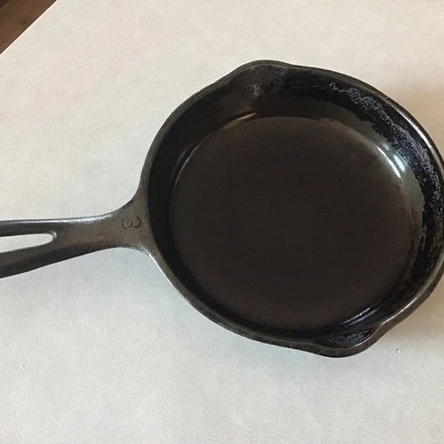 Wagner (Unmarked) Cast Iron 6-1/2 Inch Skillet,  Makers Mark "W".