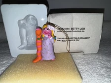 1993 BETTY LOU Jim Henson Sesame Street Christmas Ornament 26232 014 In Box