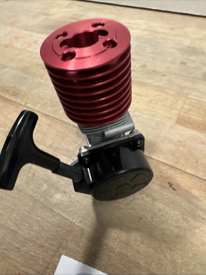 MOTORE FERRARI 1/8 NUOVO DI UNA VECCHIA COLLEZIONE EDICOLA - Immagine 3 di 4