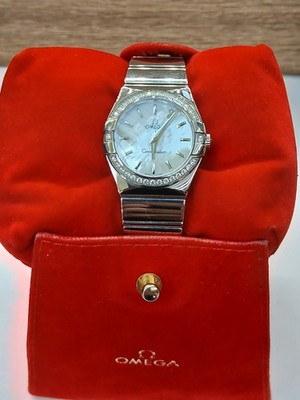 OMEGA Constellation 27mm VVS DIAMONDS MOP Quartz 123.15.27.60.05.002 Box & Card